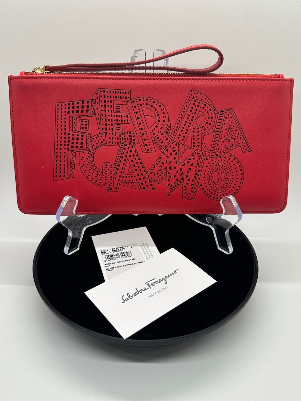 NWT Ferragamo🌺Leather Wristlet Clutch